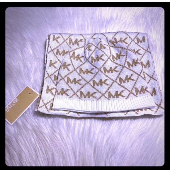 Michael Kors Accessories - Michael Kors Scarf & Hat Matching Set ❄️